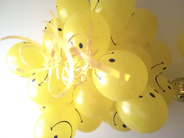 Bunch Yellow Smiley Balloons Flying — Stock Photo, Image