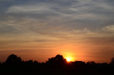 dağda gün batımı