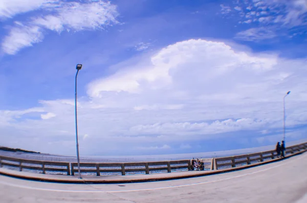 Blauer Himmel Und Weiße Wolken — Stockfoto