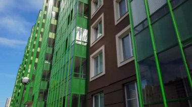 4k şehirde yeni binaların çekim mimarisi