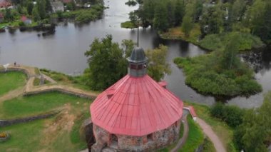 Kırsaldaki kalenin havadan video