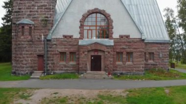 Kırsaldaki kalenin havadan video