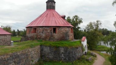 Kırsaldaki kalenin havadan video