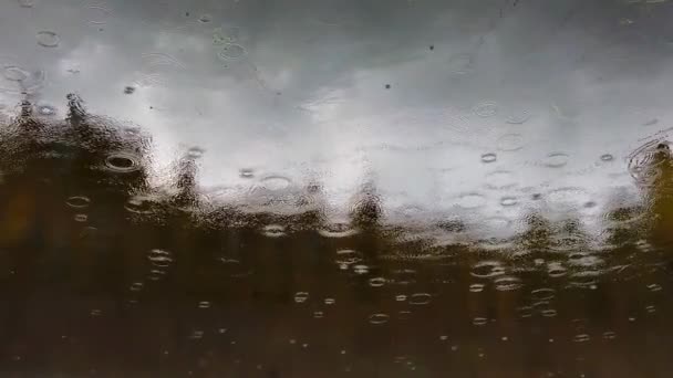 背景下流动的水 — 图库视频影像