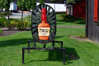 Loretto, Ky, Usa - 28 de septiembre de 2019: Tours and Tastings at Makers Mark Distillery. Ulusal Tarihi Yerler Kaydı 'nda listelenmiş ve Ulusal Tarihi Yer olarak belirtilmiştir..