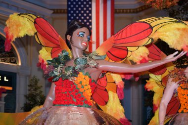 Bellagio Konservatuarı. Las Vegas NV USA 09-26-18 Yılda beş kez, Bellagio Konservatuar takımı tam teşekküllü bir çiçek üretimi yapar