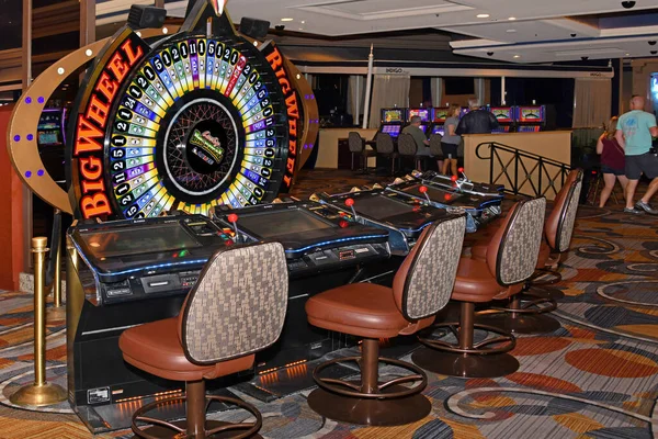 ラスベガスNv 米国09 18ビッグホイールは通常5椅子を使用し バリーのホテルで人気のあるカジノゲームですその大きな賞金で知られています — ストック写真