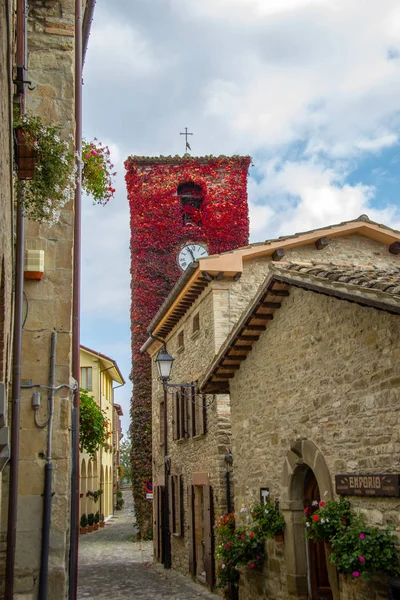 Red Clock Tower Frontino — Stock Photo, Image