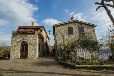 Kırmızı Saat Kulesi, Frontino