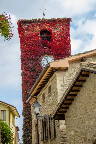 Torre Relógio Vermelho Frontino — Fotografia de Stock