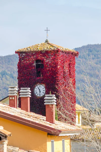 Czerwona Wieża Zegarowa Frontino — Zdjęcie stockowe