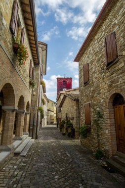 Kırmızı Saat Kulesi, Frontino