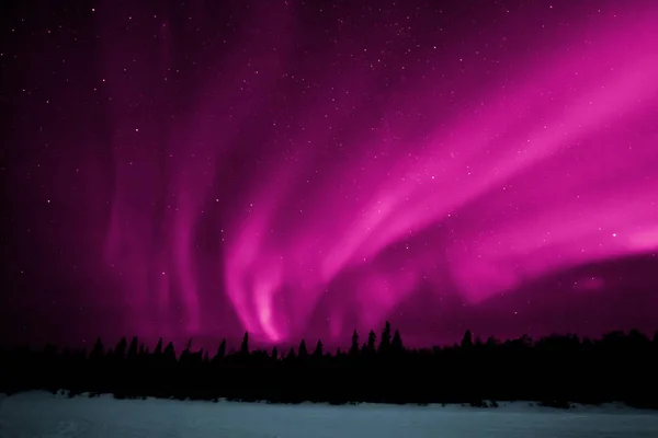 Aurora borealis birçok renkte