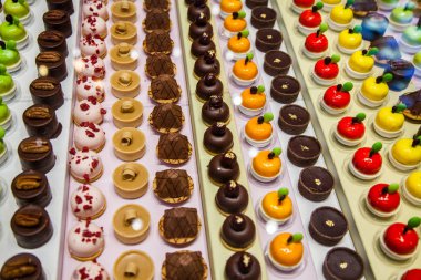 İtalyan pastanesinde sanat eserleri