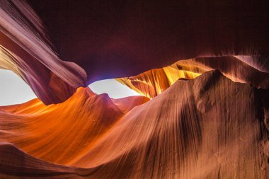 Antilop Kanyon Işığı dünyanın merkezinde