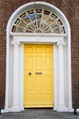 Dublin 'in renkli kapıları