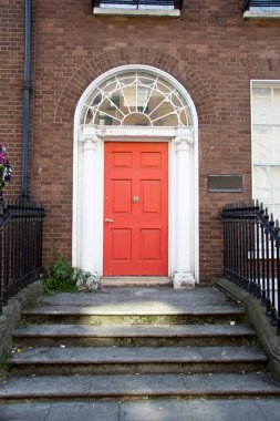 Dublin 'in renkli kapıları