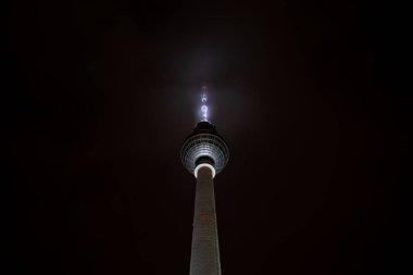 Geceleri Berlin Tv Kulesi