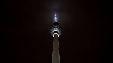 Geceleri Berlin Tv Kulesi