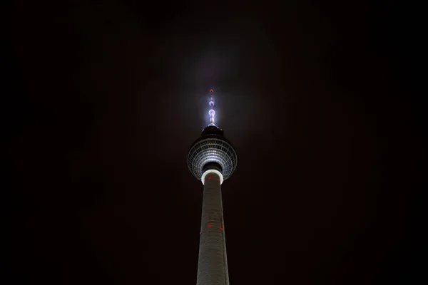 Der Berliner Fernsehturm bei Nacht — Stockfoto