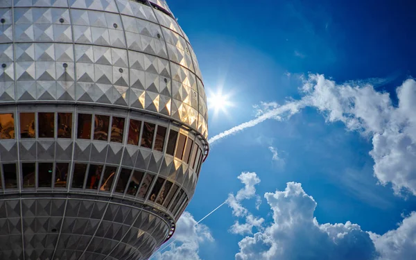 Berlin, Allemagne - Tour de télévision de Berlin au coucher du soleil — Photo