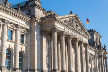 Almanya 'nın başkenti Berlin' de Alman Parlamentosu 'nun (Deutscher Bundestag) merkezi.