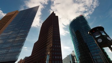 Rodos adasındaki tarihi eski Rodos kasabasında binalar