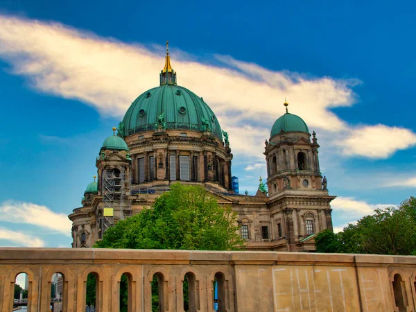 Den Berömda Berliner Dom Berlin Vid Solnedgången Utsikt Från Friedrichsbrcke — Stockfoto