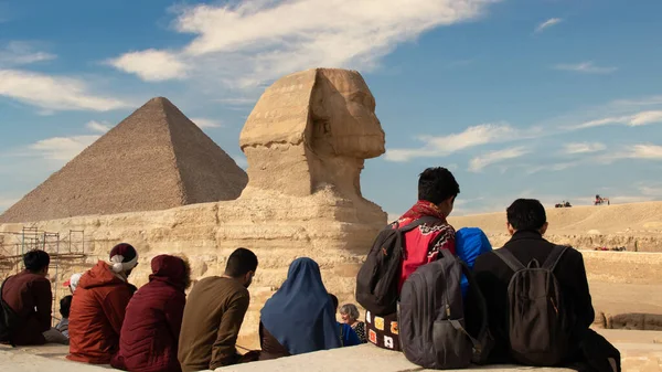 Giza Egypte Januari 2020 Toeristen Bezoeken Het Wereldberoemde Symbool Grote — Stockfoto