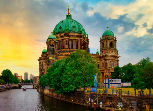 Berlin Almanya Temmuz 2020 Meşhur Evanjelik Berlin Katedrali Gün Batımında — Stok fotoğraf