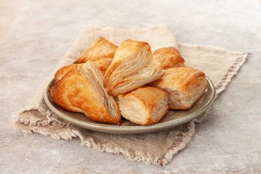 Feta peyniri dolu Burekalar
