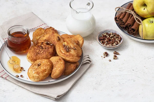 Apple Donuts Nuts Cinnamon — Stock Photo, Image