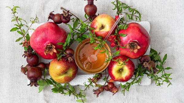 Assiette Avec Pommes Fraîches Grenade Miel — Photo