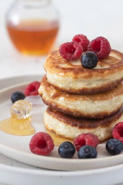 Böğürtlenli ve ballı krep