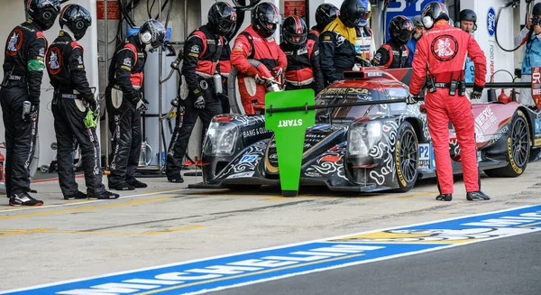 Le Mans / Fransa - 13-14 Haziran 2017: 24 Le Mans, Jackie Chan Takımı Pitlane 'de yarışıyor — Stok fotoğraf