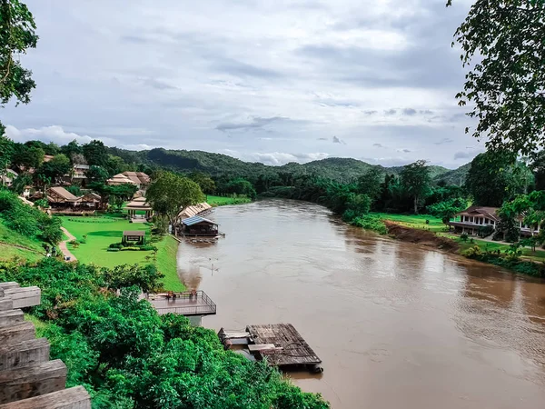 Die in der thailändischen Provinz Kanchanaburi gelegene Todesbahn Stockbild