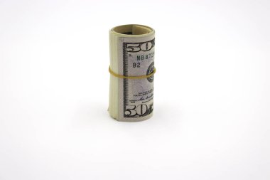 Para için. Beyaz arkaplanda izole edilmiş dolar rulosu.