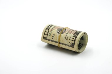 Para için. Beyaz arkaplanda izole edilmiş dolar rulosu.