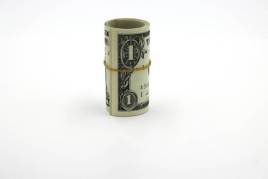 Para için. Beyaz arkaplanda izole edilmiş dolar rulosu.