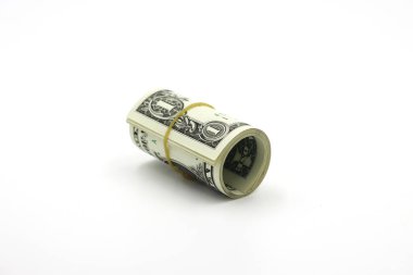 Para için. Beyaz arkaplanda izole edilmiş dolar rulosu.