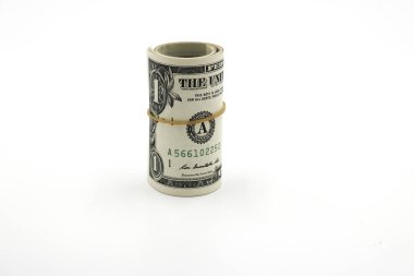 Para için. Beyaz arkaplanda izole edilmiş dolar rulosu.