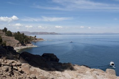 Taquile adası, Titicaca gölü Per . Panoramik görünüm.