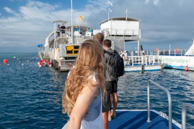 Great Barrier resif Reef World transfer tekneturistler