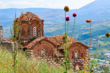 Kutsal Üçlü kala berat Arnavutluk tarih üzerine fortless, Ortodoks Kilisesi