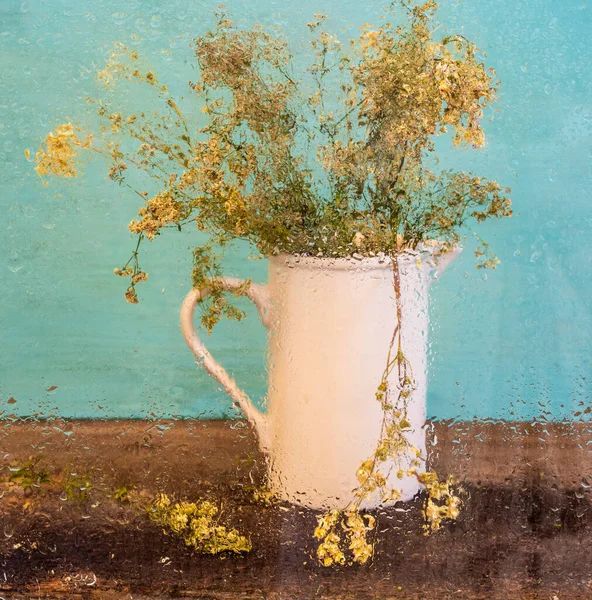 Bouquet Wildflowers Jug Glass Covered Raindrops — Stock Photo, Image