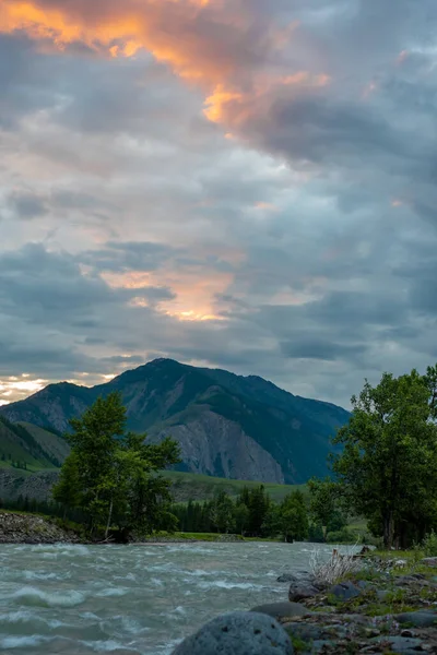 Sunset Altay Mountains Shore Chuya River Village Chibit — Stock Photo, Image