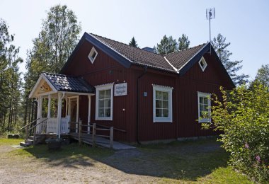 Düğünümüzden bir yıl sonra köy evine dönüyoruz.