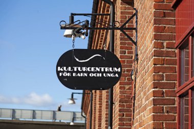 Eski evi imzalamak kültürel aktivitelere yol açar