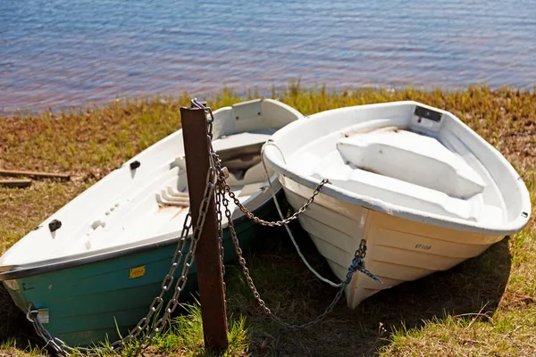 Umea Norrland Sweden June 2020 Two Leisure Boats Locked Chains — Stock Photo, Image