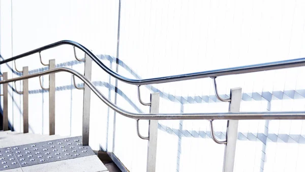 Dalgalı Dalgalı Merdiven Korkulukları — Stok fotoğraf